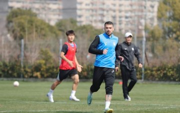 PG赏金女王、PG电子-斯坦丘休2天，大连4将连轴转 杨铭锐实力大于名气，控球是陷阱